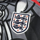 Camisa Seleção Inglaterra Pré Jogo 2026/27 - Nike Palace Torcedor Masculina - Preta/Branca