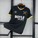 Camisa Pronta Entrega West Ham Edição Black 2025/26 - Umbro Torcedor Masculina - Preta/Dourado