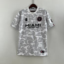 Camisa Inter Miami Edição Especial Bape 2023/24 - Bape Torcedor Masculina - Cinza/Branca