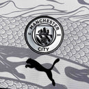 Camisa Pronta Entrega Manchester City Edição Especial 2024/25 - Puma Torcedor Masculina - Branca/Cinza