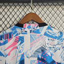 Camisa Seleção Japão Edição Especial Anime 2022/23 - Adidas Torcedor Masculina - Rosa/Azul