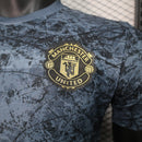 Camisa Manchester United Edição Especial 2024/25 - Adidas Jogador Masculina - Cinza/Dourada