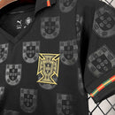 Camisa Seleção Portugal Edição Pantera Negra 2026/27 - Puma Torcedor Feminina - Preta/Dourada
