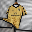 Camisa Pronta Entrega Manchester United Dupla Face 2001/02 - Umbro Retrô Masculina - Edição Especial 100 anos - Dourada/Branca