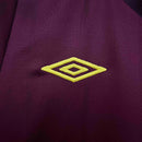 Camisa Manchester City Away 2012/13 - Umbro Retrô Masculina - Vinho/Dourada