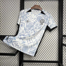 Camisa Seleção Portugal Edição Louis Vuitton 2025/26 - Puma Torcedor Masculina - Branca/Cinza