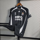 Camisa Pronta Entrega Real Madrid Away 2006/07 - Adidas Retrô Masculina - Preta/Branca