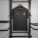 Camisa Seleção Portugal Edição Pantera Negra 2026/27 - Puma Torcedor Masculina - Preta/Dourada